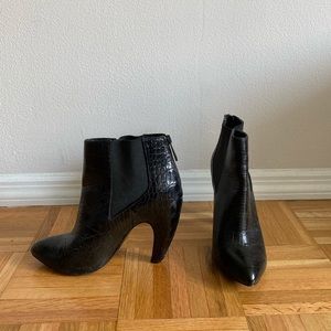 Rachel Zoe Black Raylee Croc Booties, Size 7